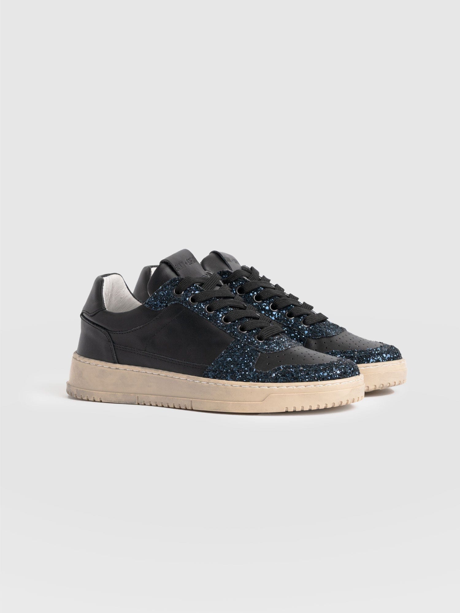 Onyx Trainer - Black/Navy - Women's Shoes | Saint + Sofia? EU